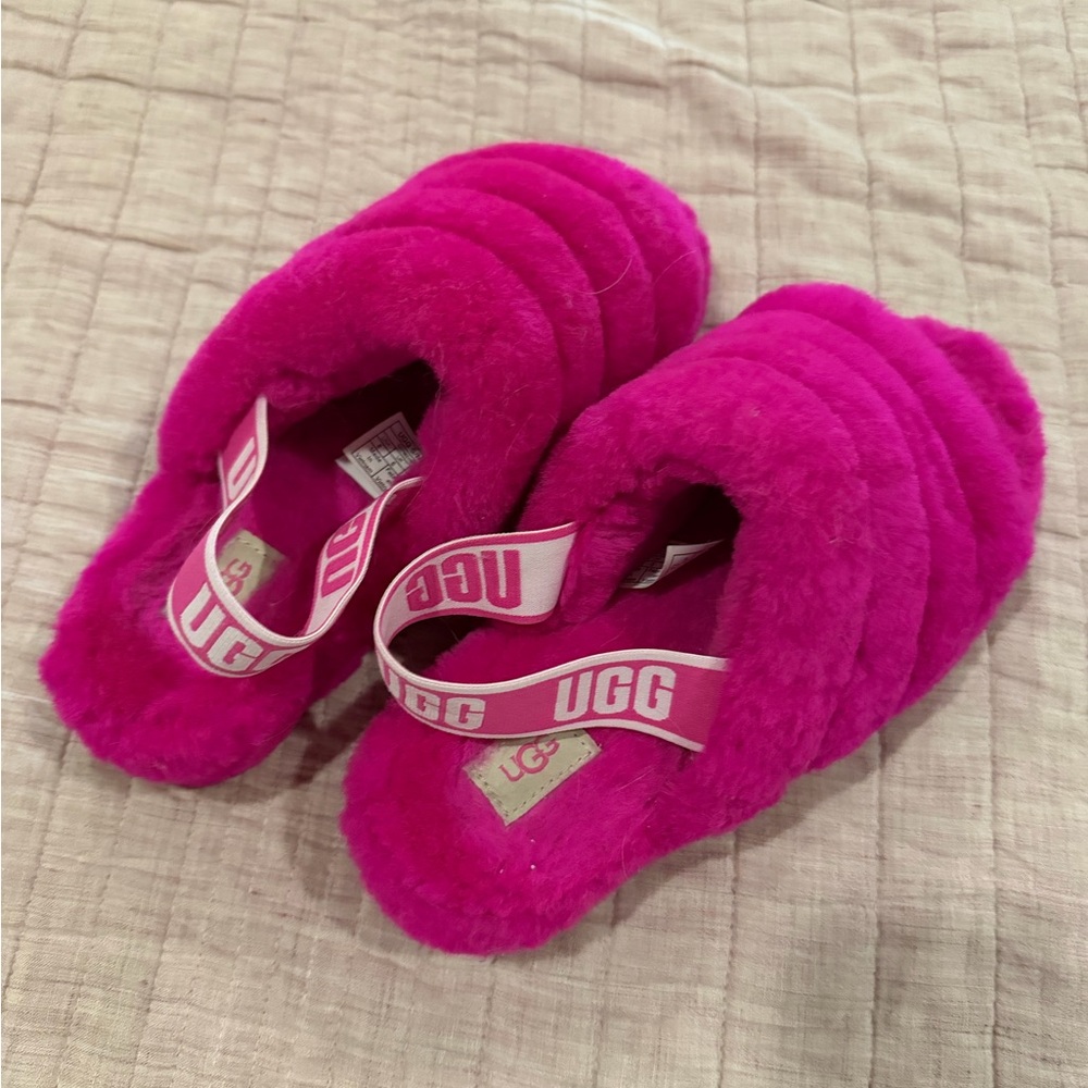 UGG Kids Vibrant Pink Fluffy Slippers